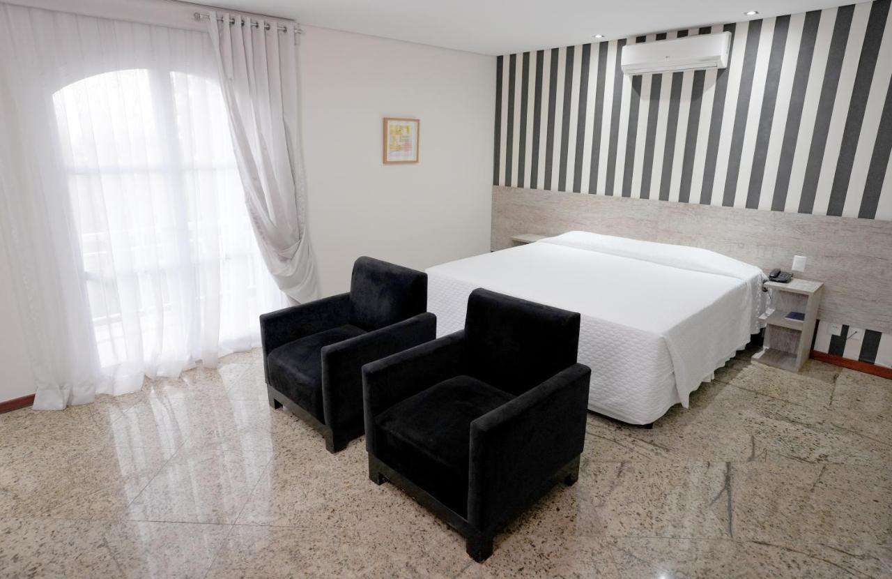 Colonial Plaza Hotel Pindamonhangaba Buitenkant foto