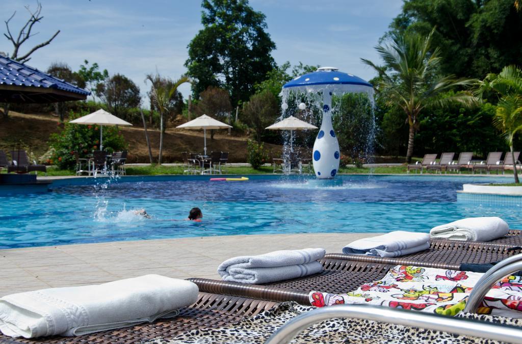 Colonial Plaza Hotel Pindamonhangaba Buitenkant foto